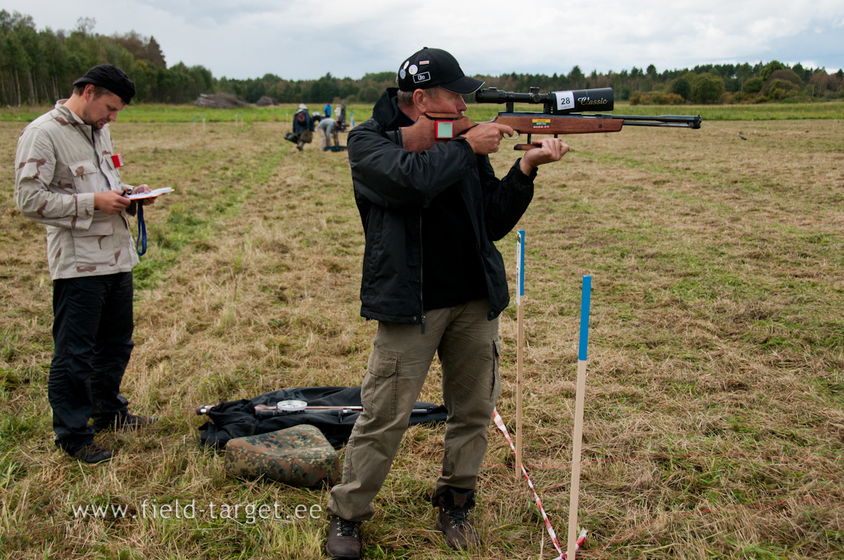 0034   Samal ajal kui uks laseb...